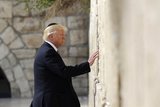 170522-trump-western-wall-jerusalem-njs-935a_6c489d16c7dc40fce264e80bd18527c0.nbcnews-fp-1200-...jpg