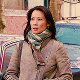 celeb-LucyLiu1g.gif