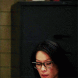 celeb-LucyLiu3a.gif