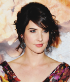 celeb-CobieSmulders.png