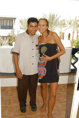 Egyptiaan man with white tourist wife 1 great.jpg