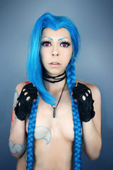 sexy_jinx_cosplay_by_alicat_cosplayer-dbyuz5a.jpg