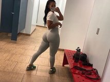 LovelyLesh Sexy Instagram Thick Chick (20).jpg