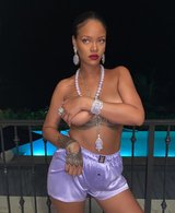 Rihanna Pics & Gifs (171).jpg