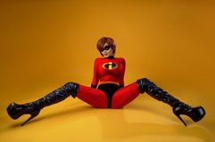 Helen-Parr-Kalinka-Fox-The-Incredibles-Hentai-Cosplay-20-680x453.jpg