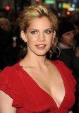 Celeb-AnnaChlumsky.jpg