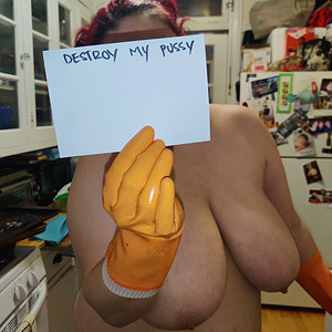 Destroy my pussy - wearing gloves.jpg